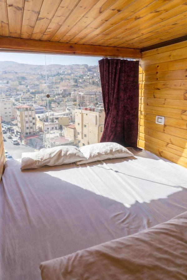 Petra Capsule Hostel Wadi Musa Ngoại thất bức ảnh