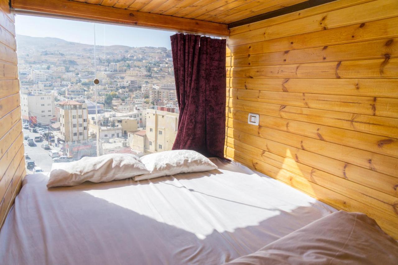 Petra Capsule Hostel Wadi Musa Ngoại thất bức ảnh